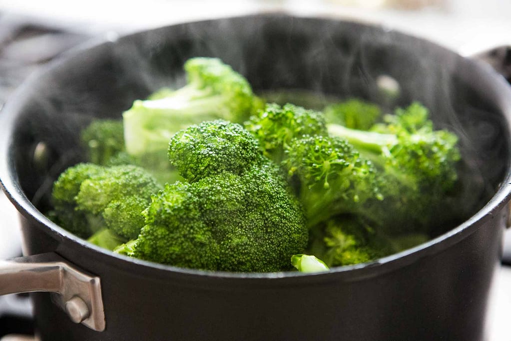 Brokoli - noorendav, toitainetest tulvil ja vähivastase toimega